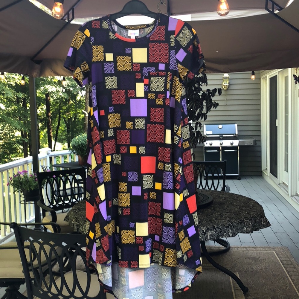 Lularoe XS NWOT Carly -a must